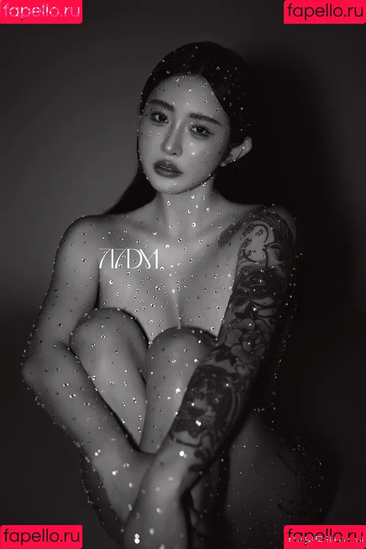 Hitomi Songyuxin / Lindsay78690789 / i_am_hitomi_1994 / songyuxinhitomi Onlyfans Photo Gallery 