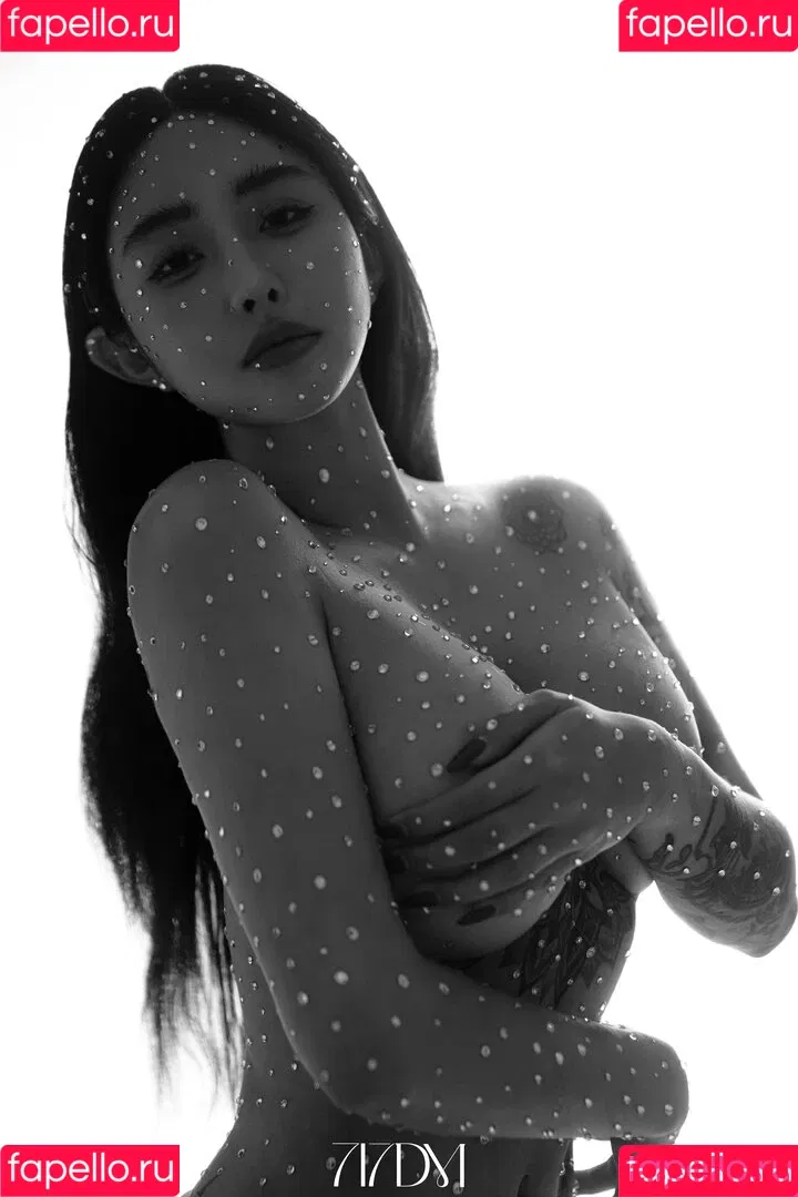 Hitomi Songyuxin / Lindsay78690789 / i_am_hitomi_1994 / songyuxinhitomi Onlyfans Photo Gallery 