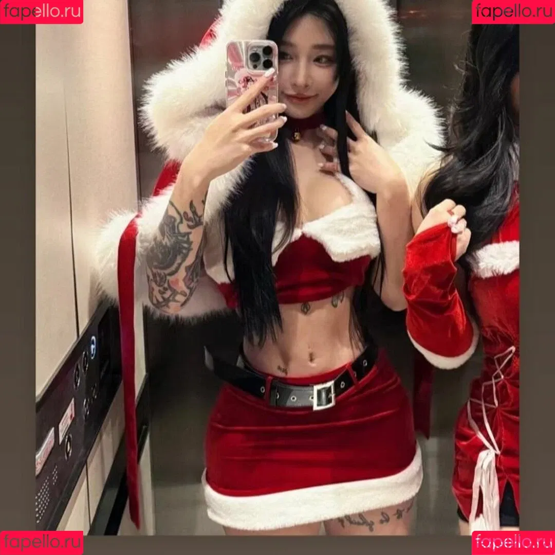 Hitomi Songyuxin / Lindsay78690789 / i_am_hitomi_1994 / songyuxinhitomi Onlyfans Photo Gallery 