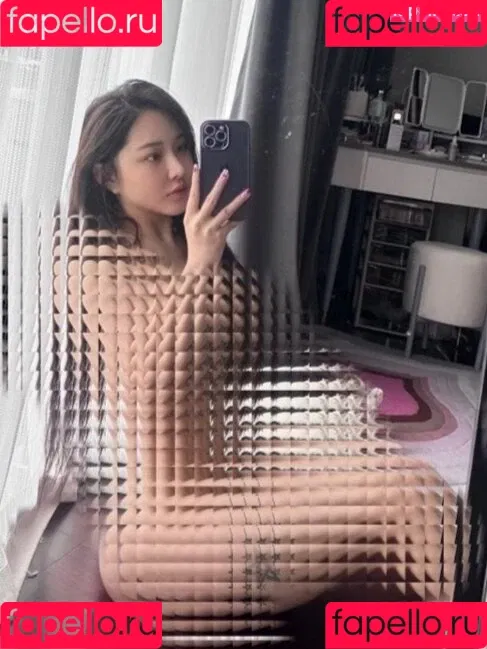 Hitomi Songyuxin / Lindsay78690789 / i_am_hitomi_1994 / songyuxinhitomi Onlyfans Photo Gallery 