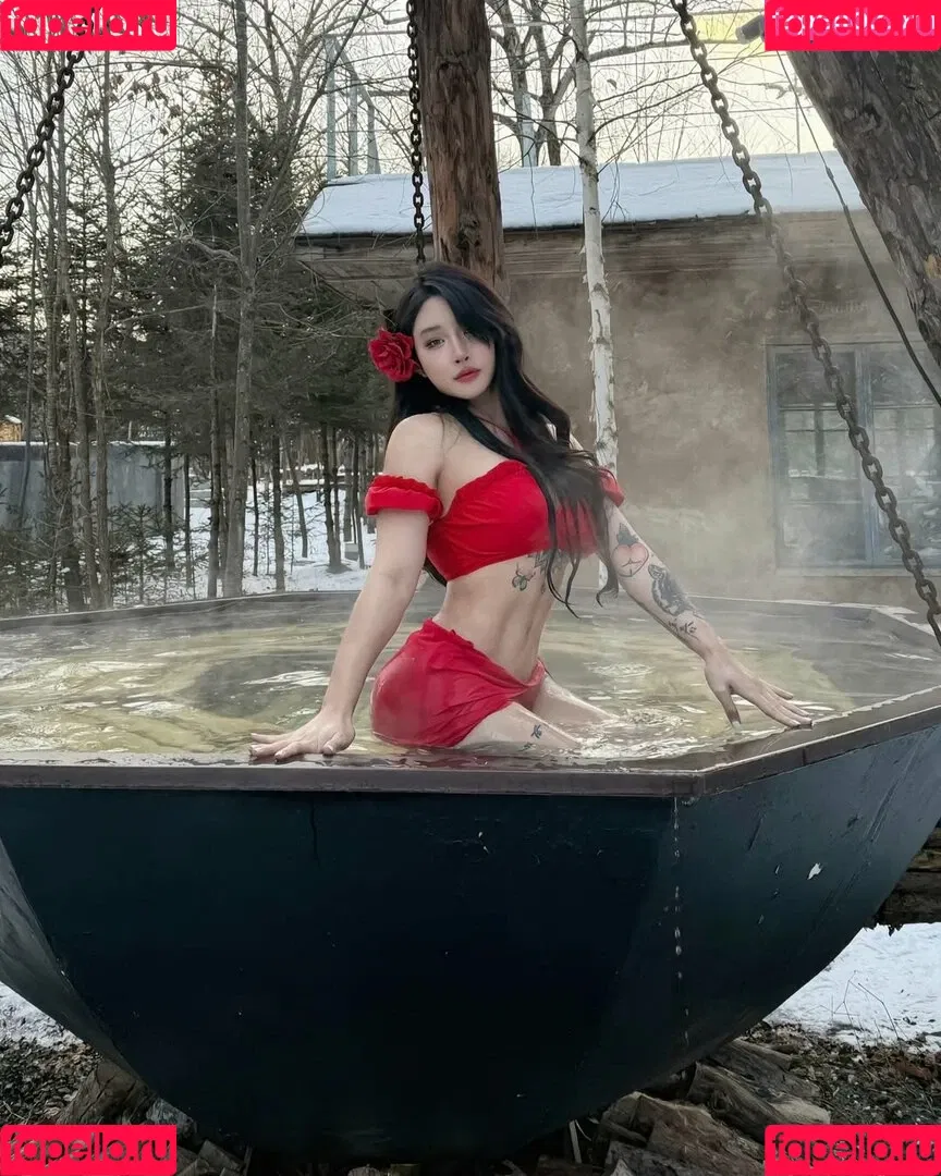 Hitomi Songyuxin / Lindsay78690789 / i_am_hitomi_1994 / songyuxinhitomi Onlyfans Photo Gallery 