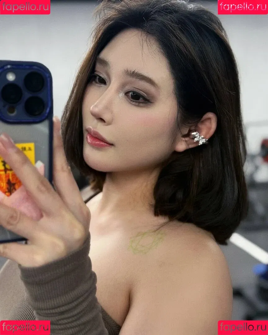 Hitomi Songyuxin / Lindsay78690789 / i_am_hitomi_1994 / songyuxinhitomi Onlyfans Photo Gallery 