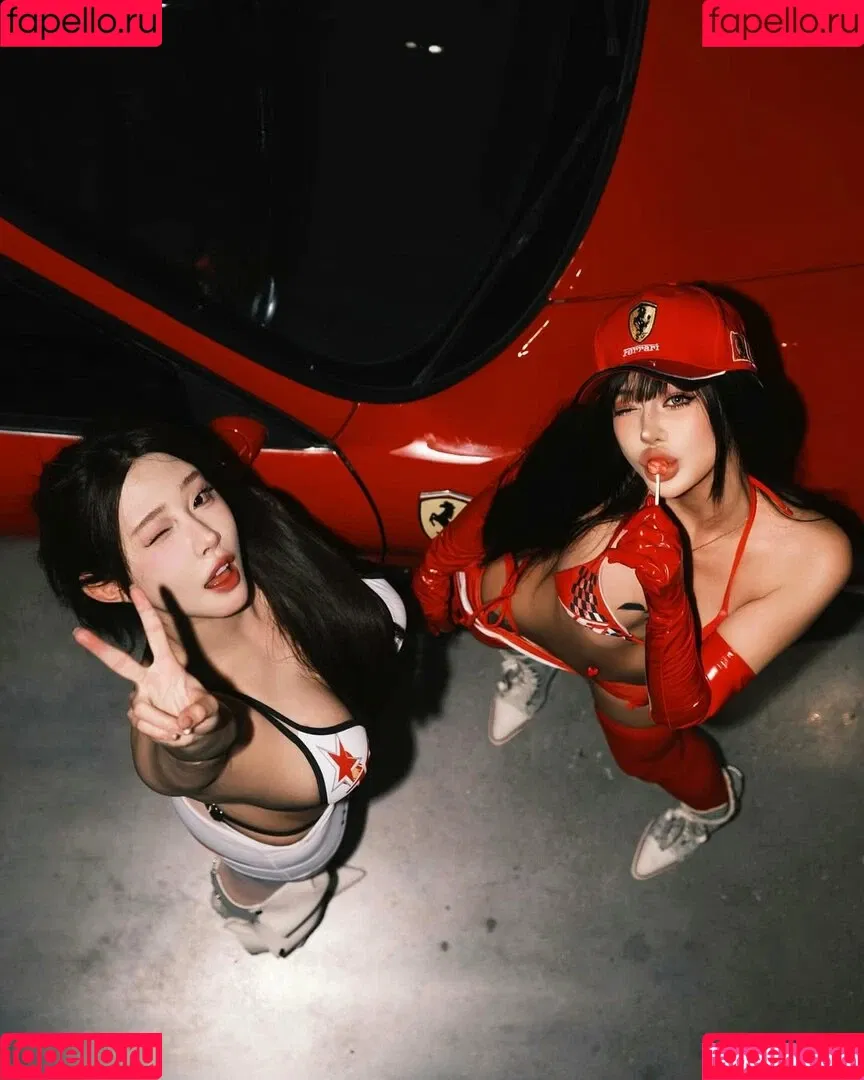 Hitomi Songyuxin / Lindsay78690789 / i_am_hitomi_1994 / songyuxinhitomi Onlyfans Photo Gallery 