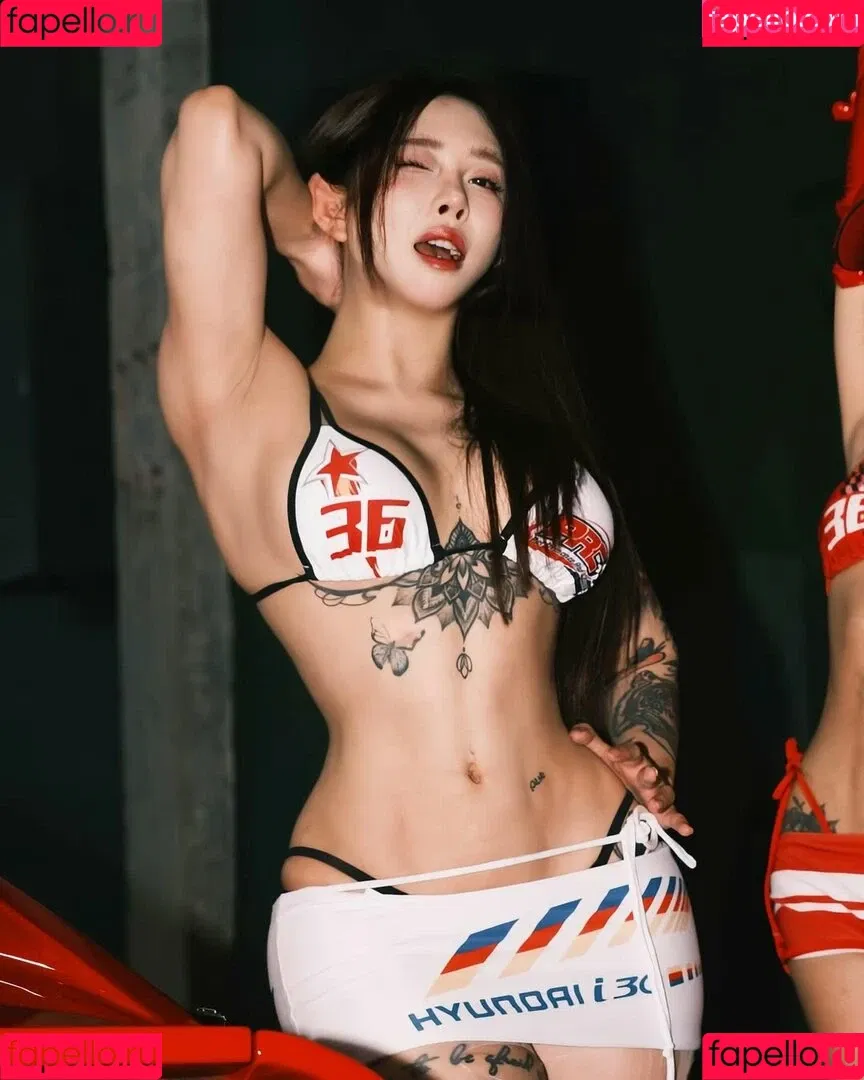 Hitomi Songyuxin / Lindsay78690789 / i_am_hitomi_1994 / songyuxinhitomi Onlyfans Photo Gallery 