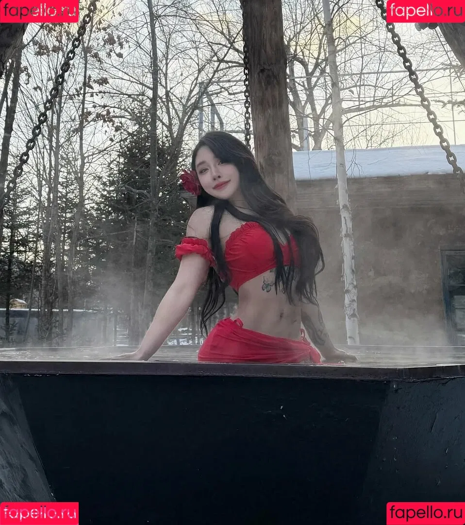 Hitomi Songyuxin / Lindsay78690789 / i_am_hitomi_1994 / songyuxinhitomi Onlyfans Photo Gallery 