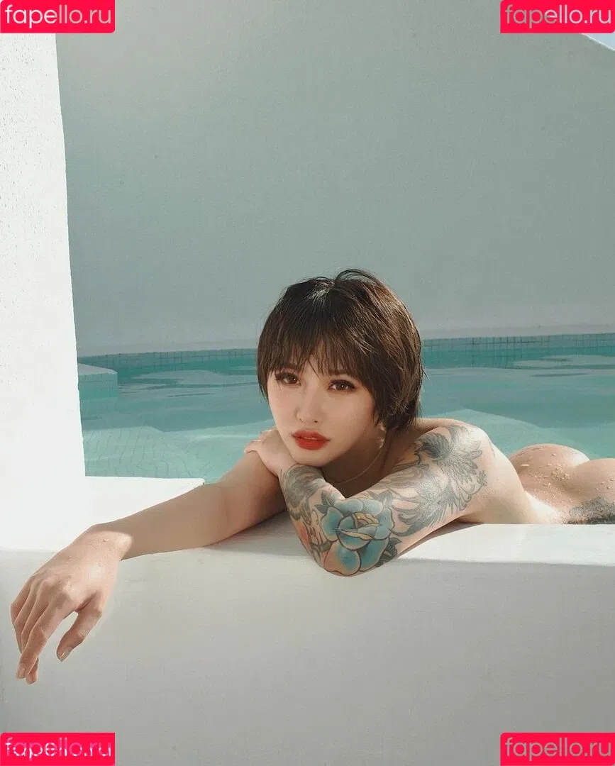 Hitomi Songyuxin / Lindsay78690789 / i_am_hitomi_1994 / songyuxinhitomi Onlyfans Photo Gallery 