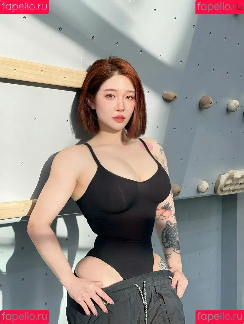 Hitomi Songyuxin / Lindsay78690789 / i_am_hitomi_1994 / songyuxinhitomi Onlyfans Photo Gallery 