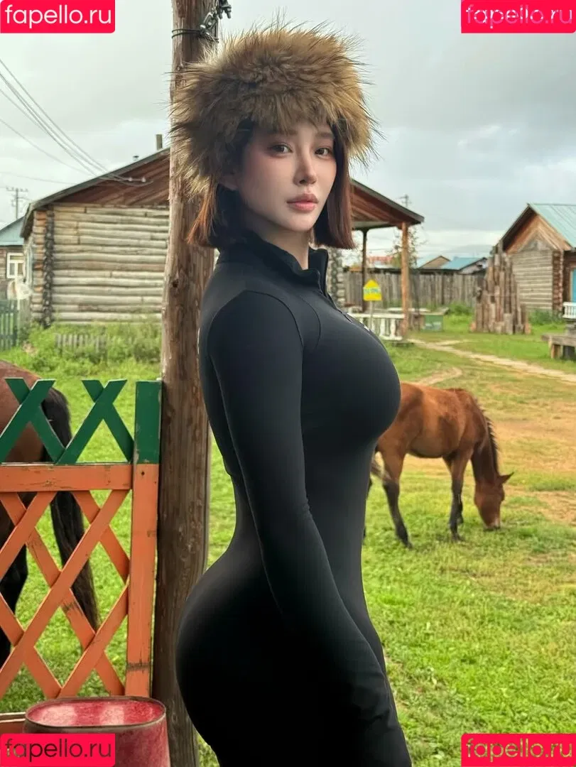 Hitomi Songyuxin / Lindsay78690789 / i_am_hitomi_1994 / songyuxinhitomi Onlyfans Photo Gallery 