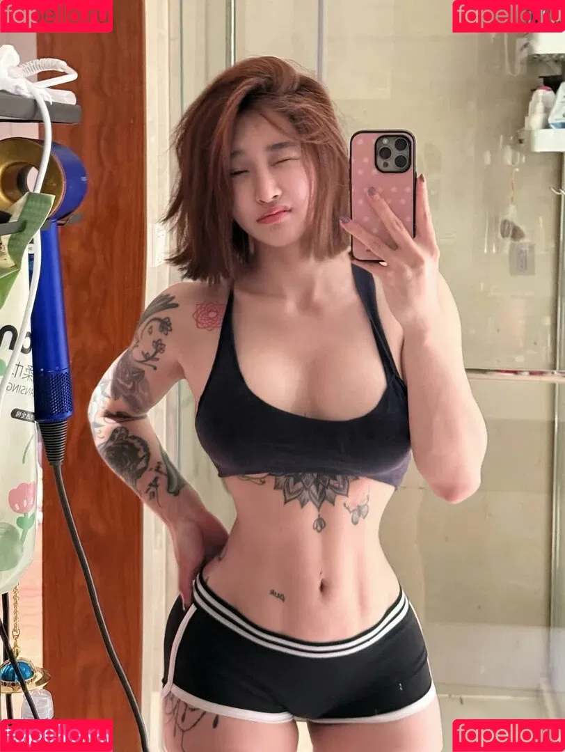 Hitomi Songyuxin / Lindsay78690789 / i_am_hitomi_1994 / songyuxinhitomi Onlyfans Photo Gallery 