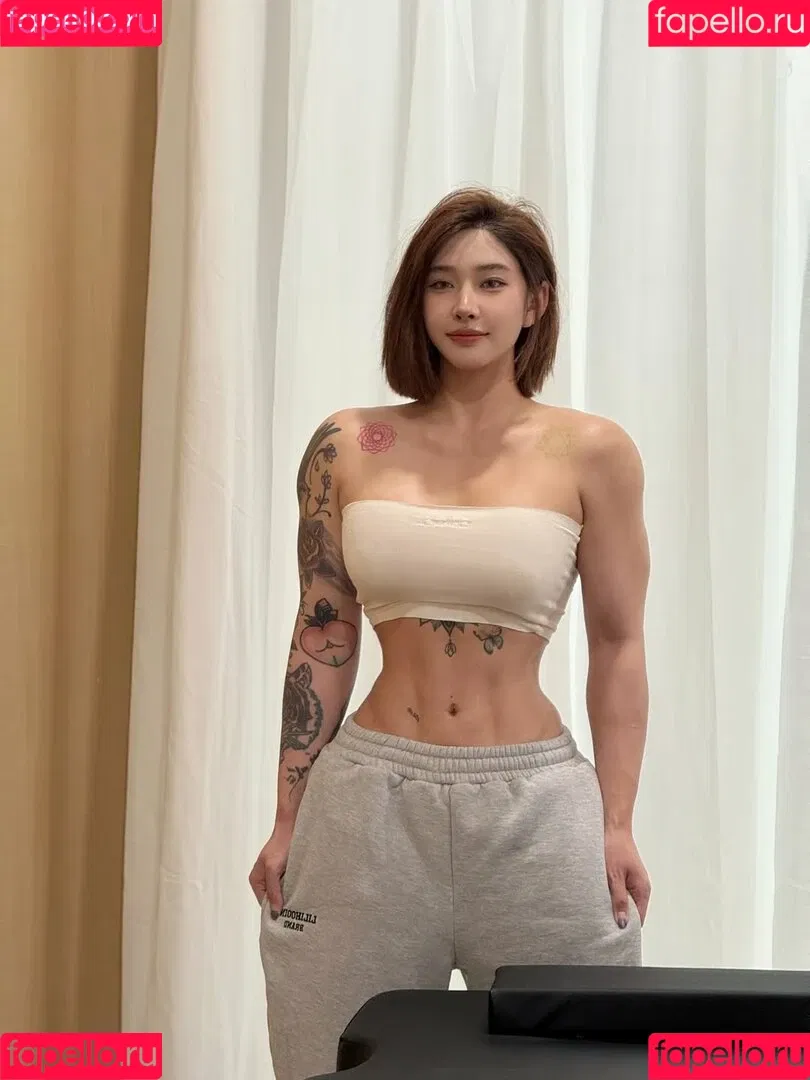 Hitomi Songyuxin / Lindsay78690789 / i_am_hitomi_1994 / songyuxinhitomi Onlyfans Photo Gallery 