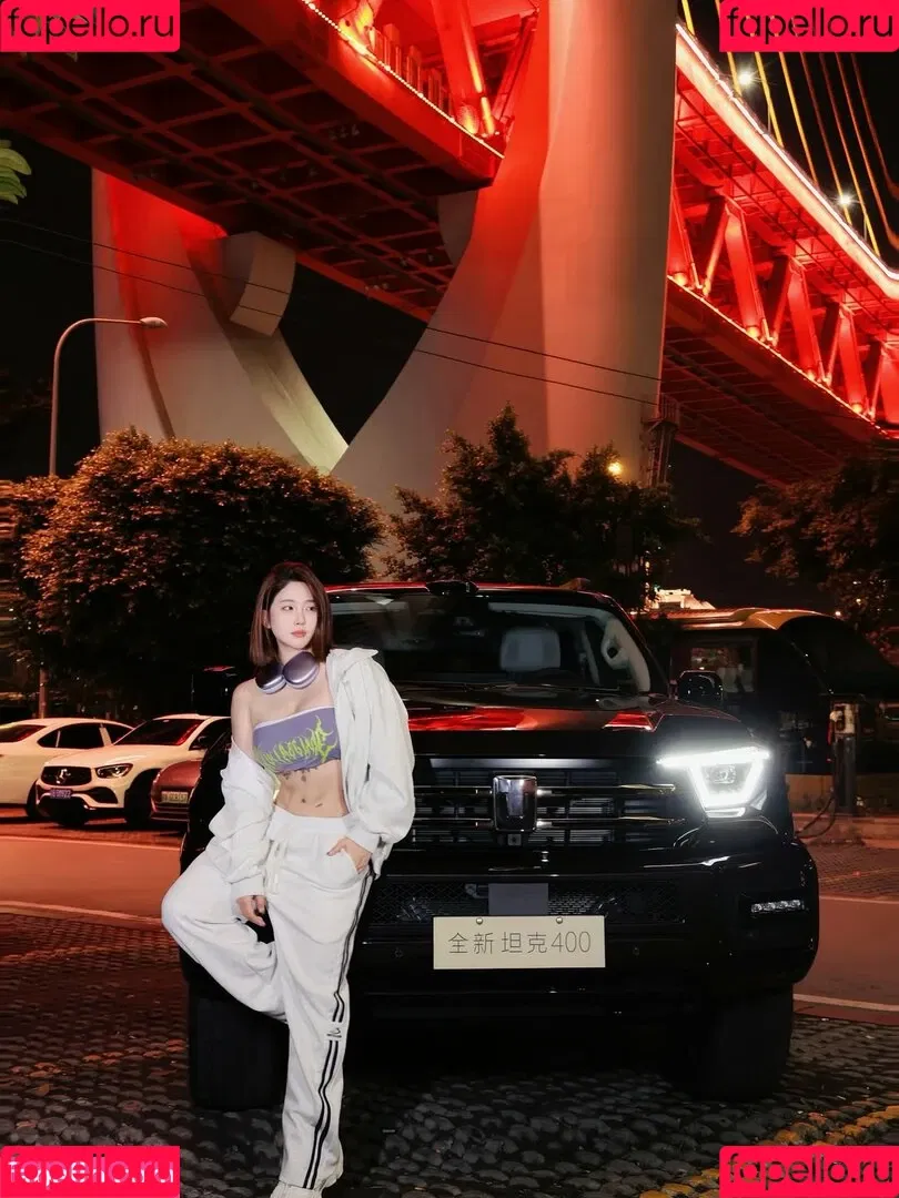 Hitomi Songyuxin / Lindsay78690789 / i_am_hitomi_1994 / songyuxinhitomi Onlyfans Photo Gallery 