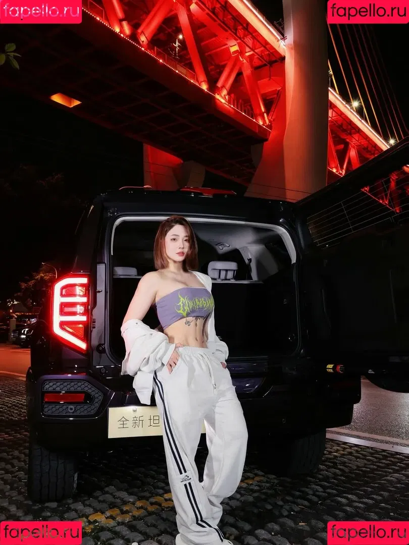 Hitomi Songyuxin / Lindsay78690789 / i_am_hitomi_1994 / songyuxinhitomi Onlyfans Photo Gallery 