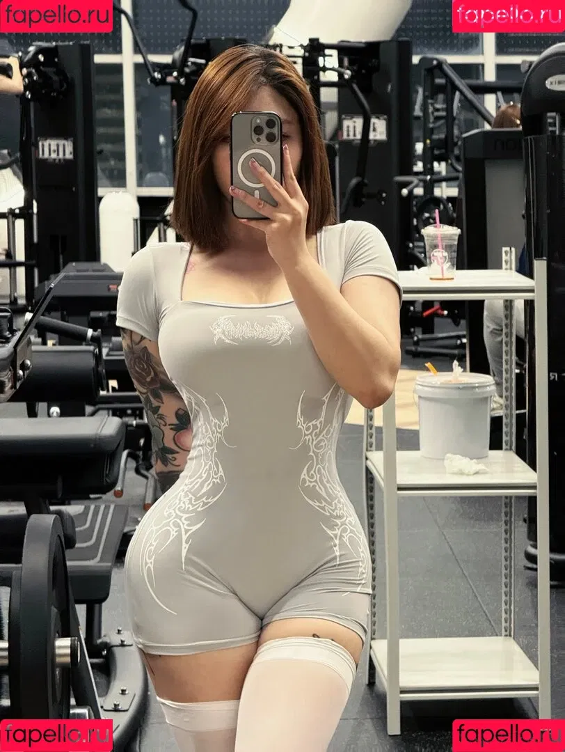 Hitomi Songyuxin / Lindsay78690789 / i_am_hitomi_1994 / songyuxinhitomi Onlyfans Photo Gallery 