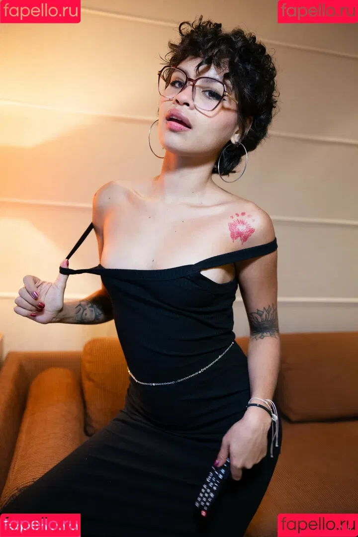 Baph Ley / Lilith Baph / Sophia Haywar / baphometlilith / theycalledherlilith Onlyfans Photo Gallery 