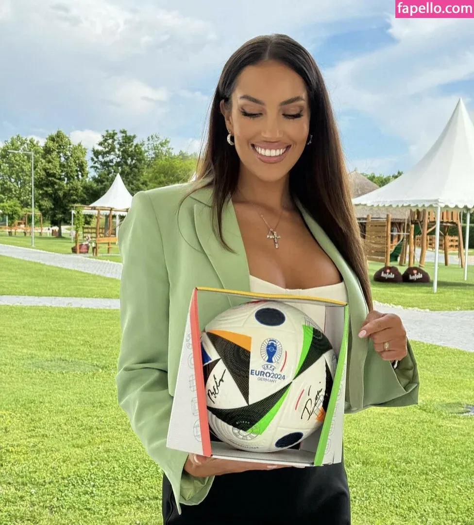 Simona Leskovska / simileskovska Onlyfans Photo Gallery 