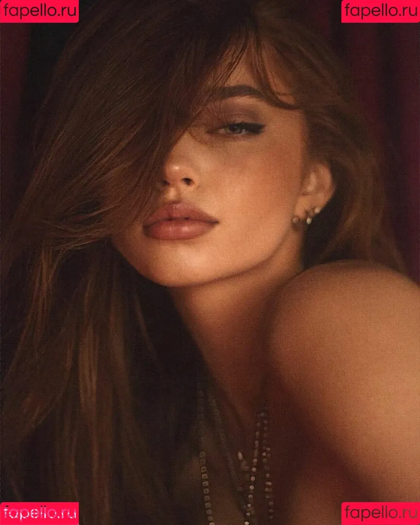 Renata Ri / Renatarii / renata_ri / renatarrii Onlyfans Photo Gallery 