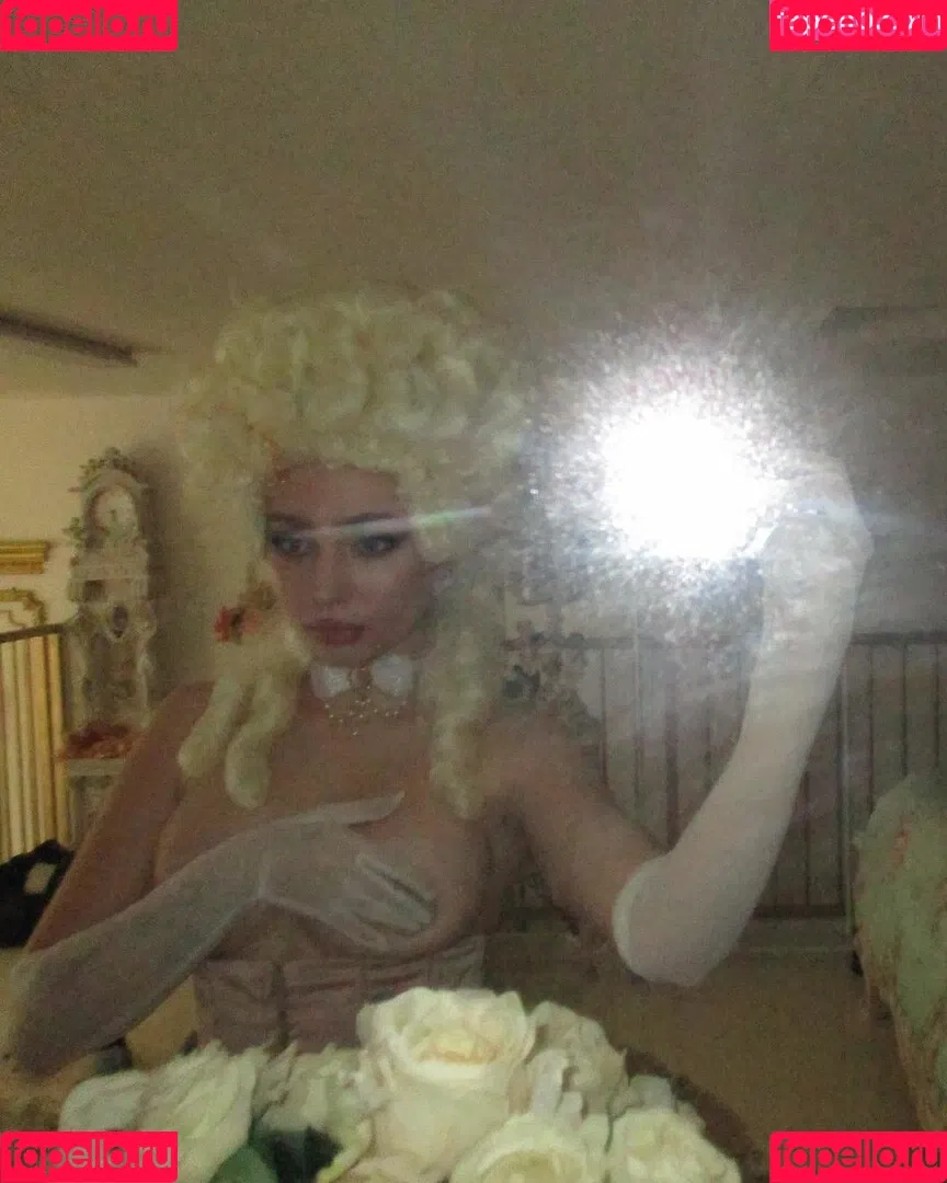 Renata Ri / Renatarii / renata_ri / renatarrii Onlyfans Photo Gallery 