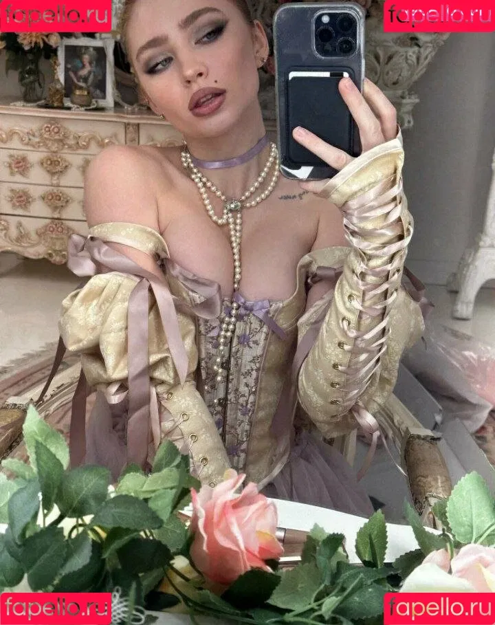 Renata Ri / Renatarii / renata_ri / renatarrii Onlyfans Photo Gallery 