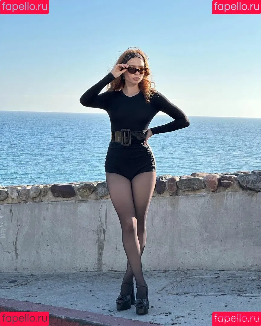 Renata Ri / Renatarii / renata_ri / renatarrii Onlyfans Photo Gallery 