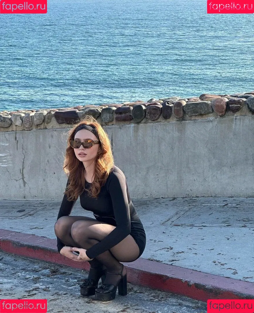 Renata Ri / Renatarii / renata_ri / renatarrii Onlyfans Photo Gallery 