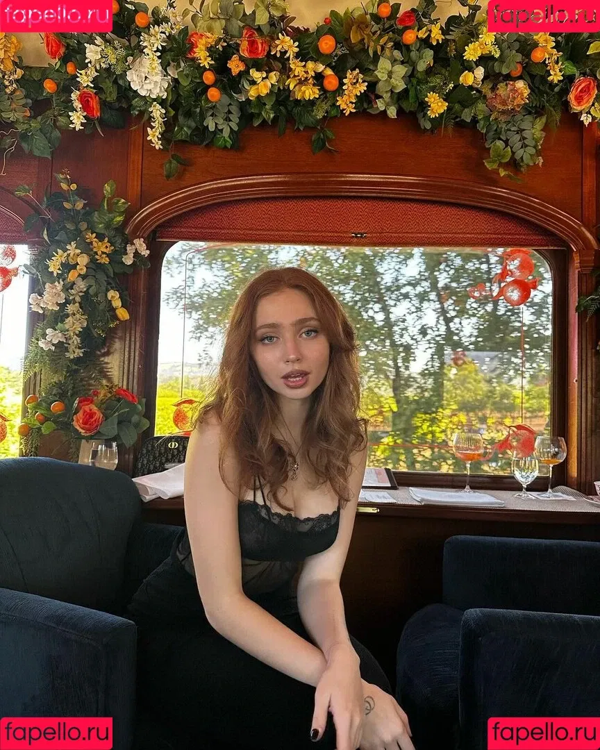 Renata Ri / Renatarii / renata_ri / renatarrii Onlyfans Photo Gallery 