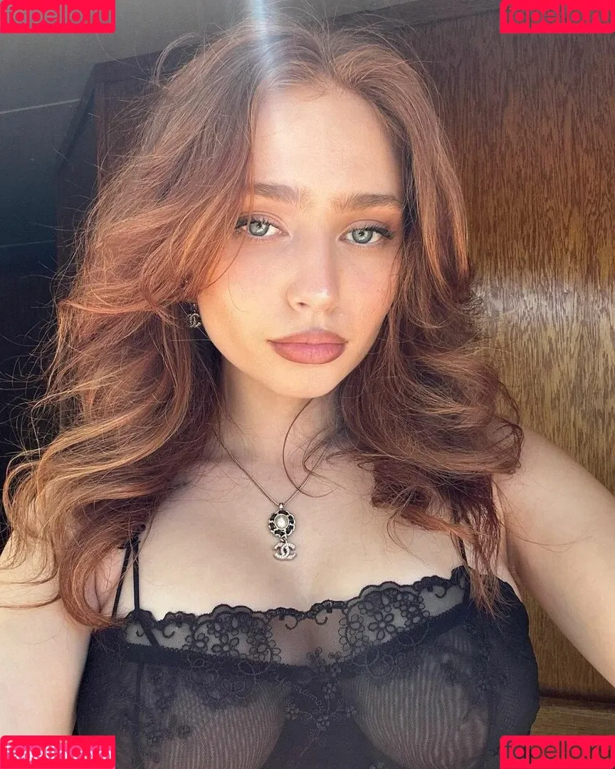 Renata Ri / Renatarii / renata_ri / renatarrii Onlyfans Photo Gallery 