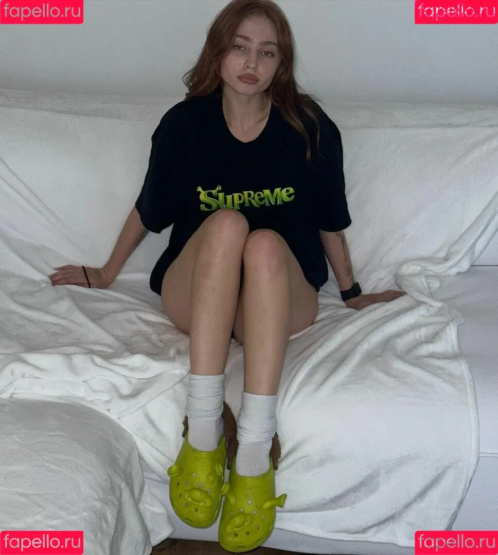 Renata Ri / Renatarii / renata_ri / renatarrii Onlyfans Photo Gallery 