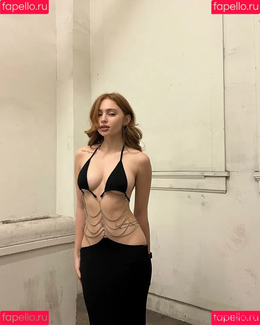 Renata Ri / Renatarii / renata_ri / renatarrii Onlyfans Photo Gallery 
