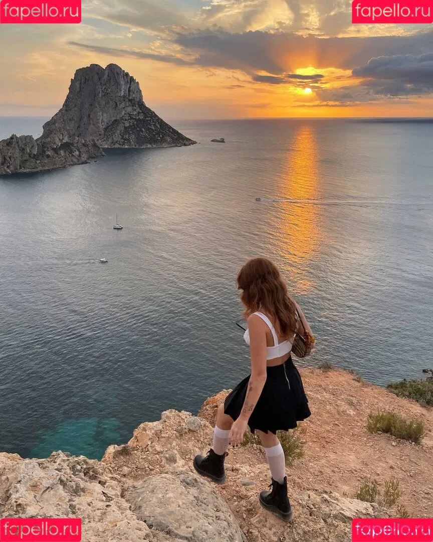 Renata Ri / Renatarii / renata_ri / renatarrii Onlyfans Photo Gallery 