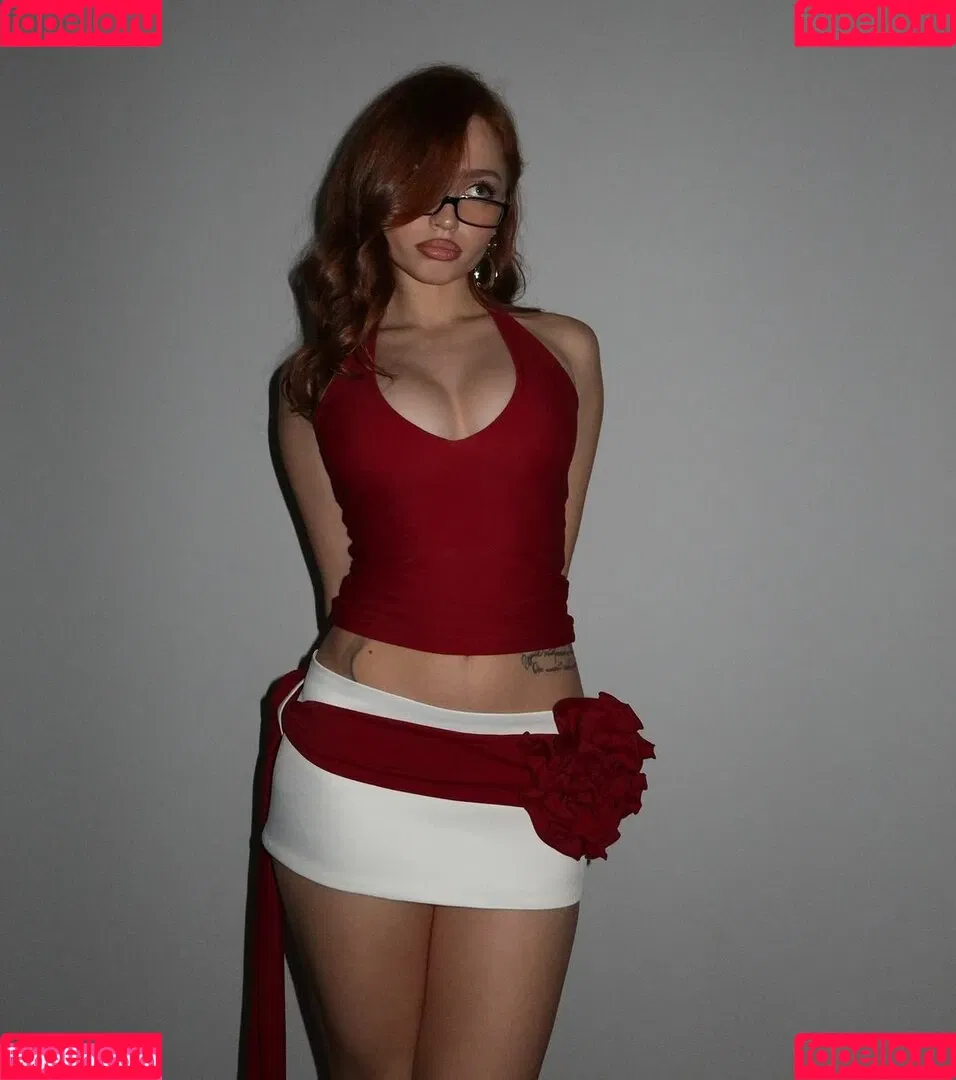 Renata Ri / Renatarii / renata_ri / renatarrii Onlyfans Photo Gallery 