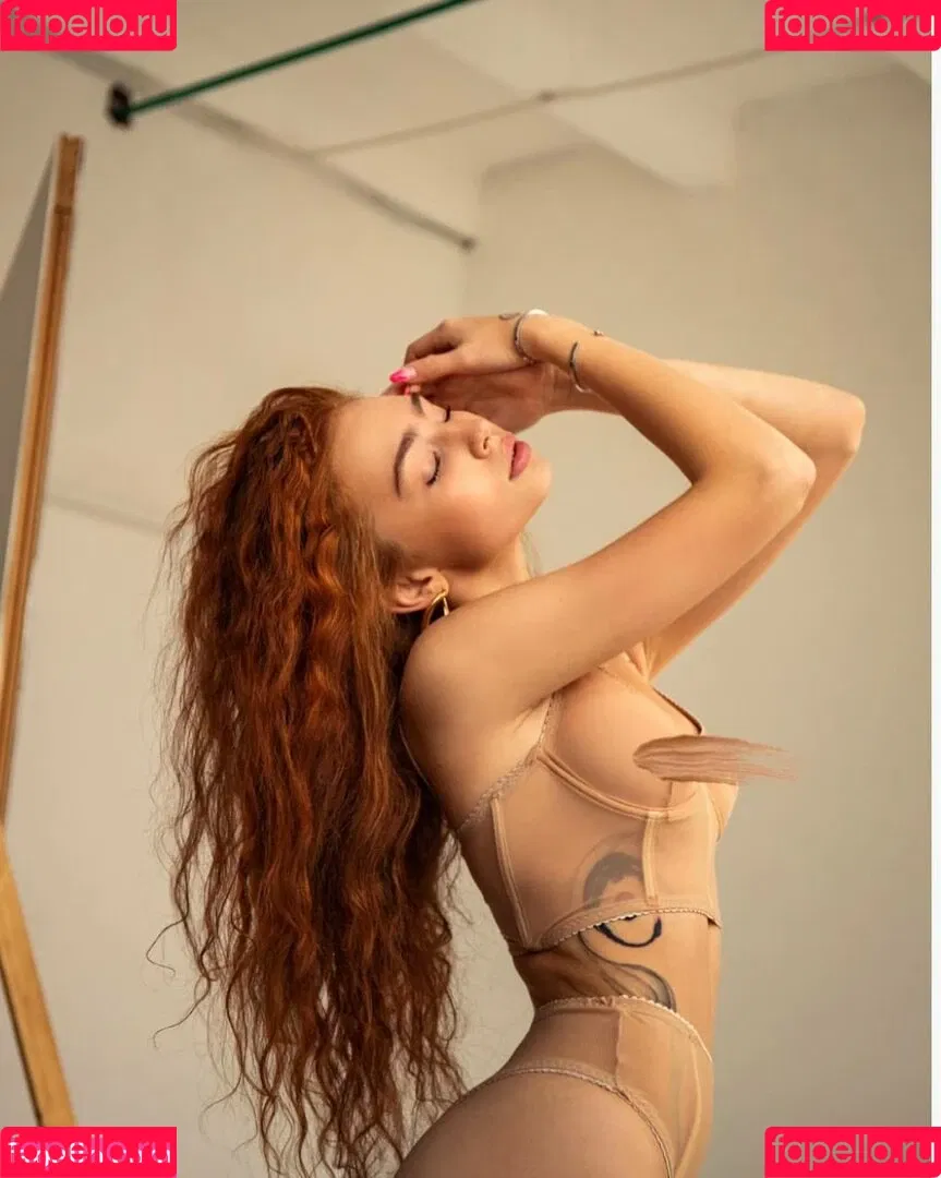 Renata Ri / Renatarii / renata_ri / renatarrii Onlyfans Photo Gallery 