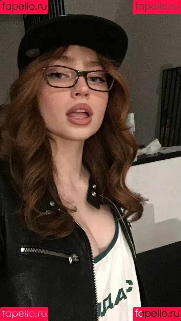 Renata Ri / Renatarii / renata_ri / renatarrii Onlyfans Photo Gallery 