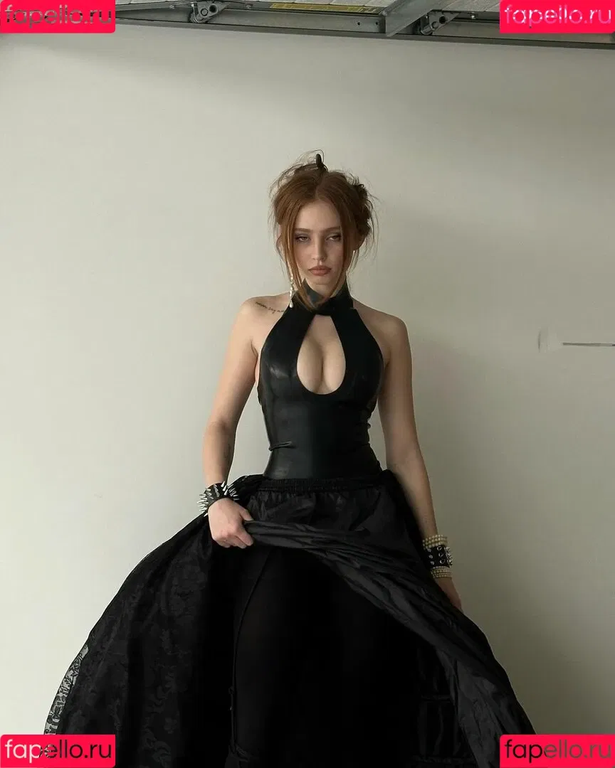 Renata Ri / Renatarii / renata_ri / renatarrii Onlyfans Photo Gallery 