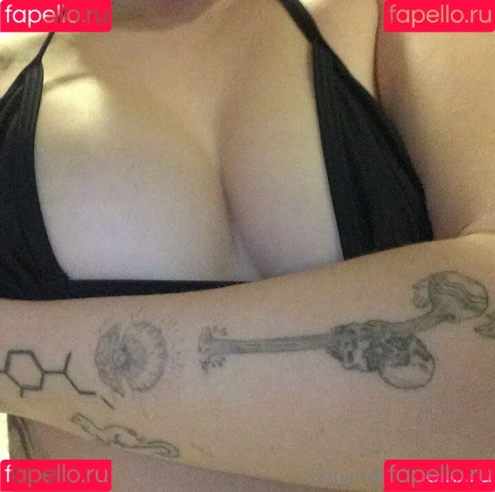 Renata Ri / Renatarii / renata_ri / renatarrii Onlyfans Photo Gallery 