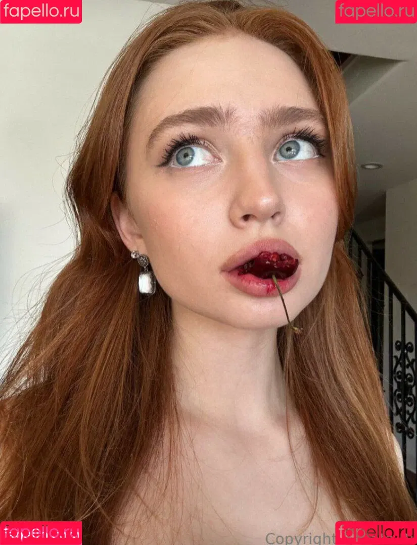 Renata Ri / Renatarii / renata_ri / renatarrii Onlyfans Photo Gallery 