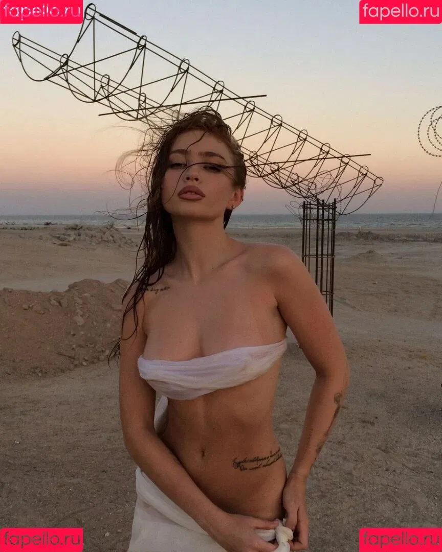 Renata Ri / Renatarii / renata_ri / renatarrii Onlyfans Photo Gallery 