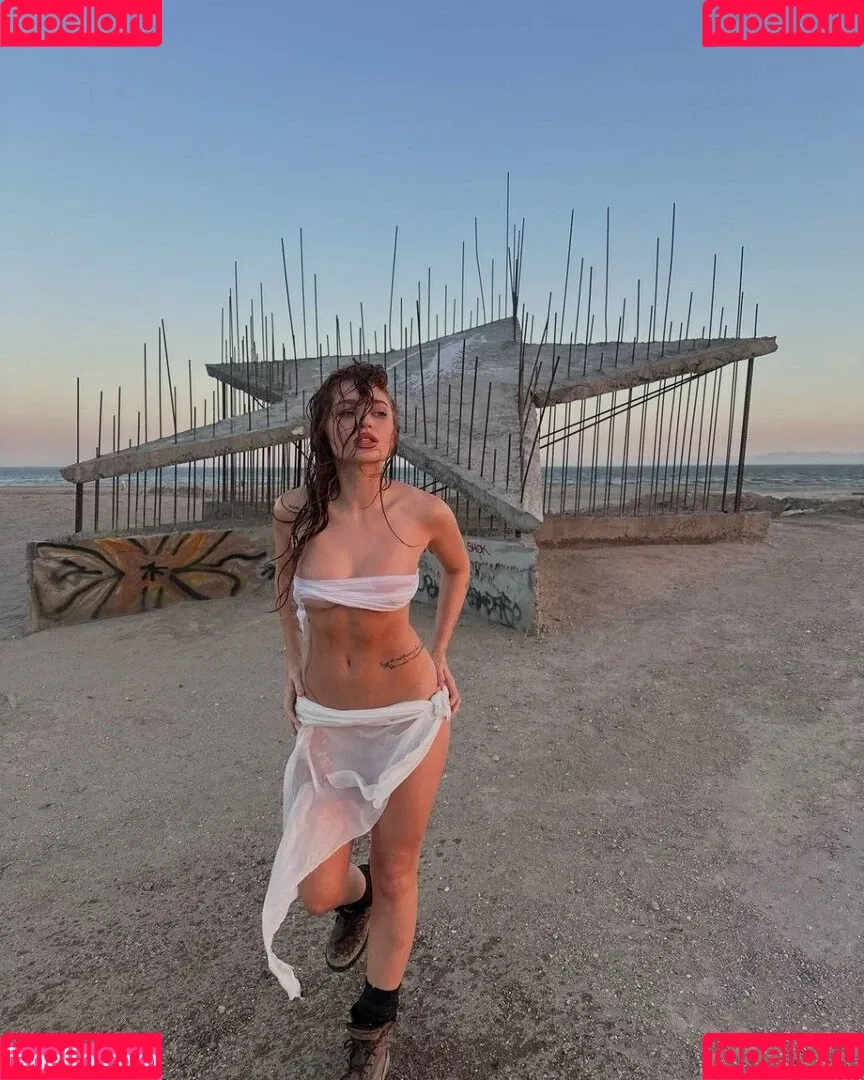 Renata Ri / Renatarii / renata_ri / renatarrii Onlyfans Photo Gallery 