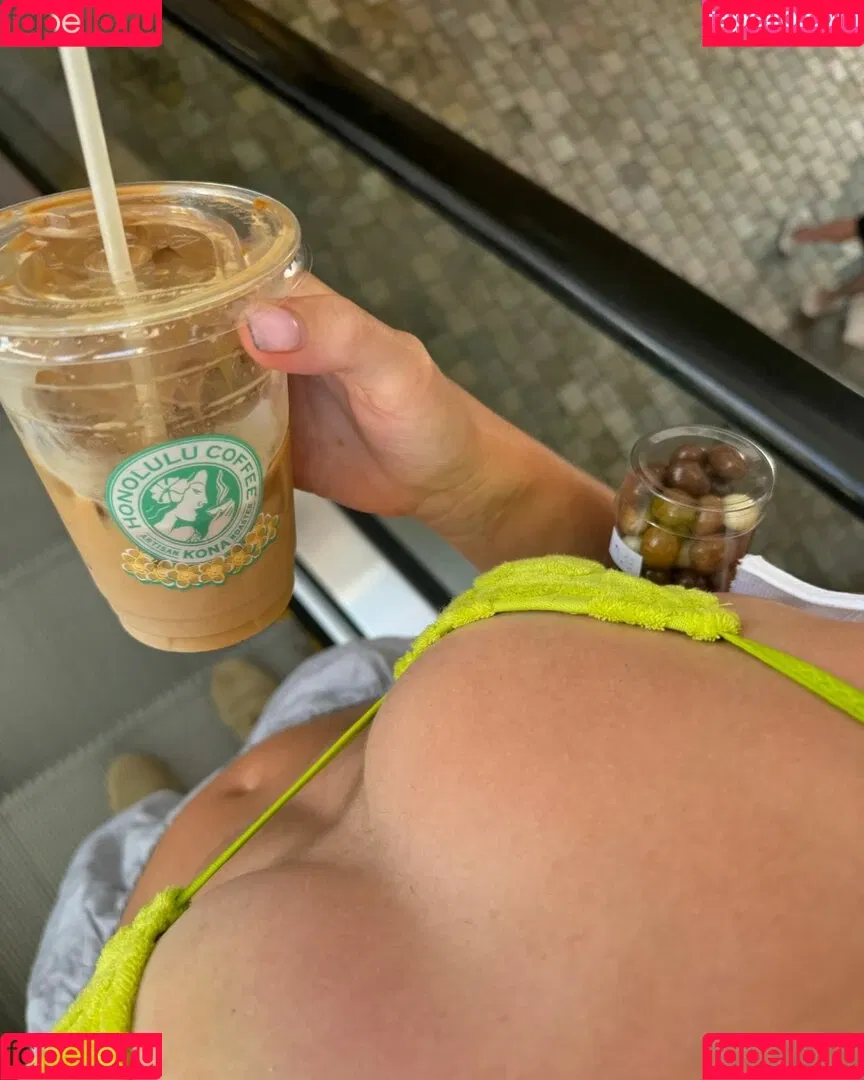 Renata Ri / Renatarii / renata_ri / renatarrii Onlyfans Photo Gallery 