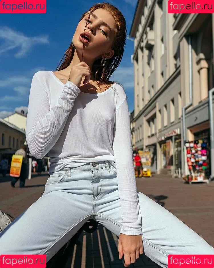 Renata Ri / Renatarii / renata_ri / renatarrii Onlyfans Photo Gallery 