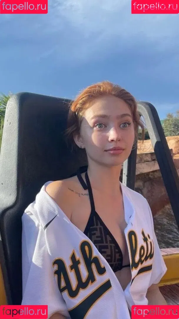 Renata Ri / Renatarii / renata_ri / renatarrii Onlyfans Photo Gallery 