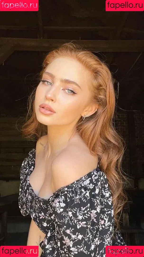 Renata Ri / Renatarii / renata_ri / renatarrii Onlyfans Photo Gallery 