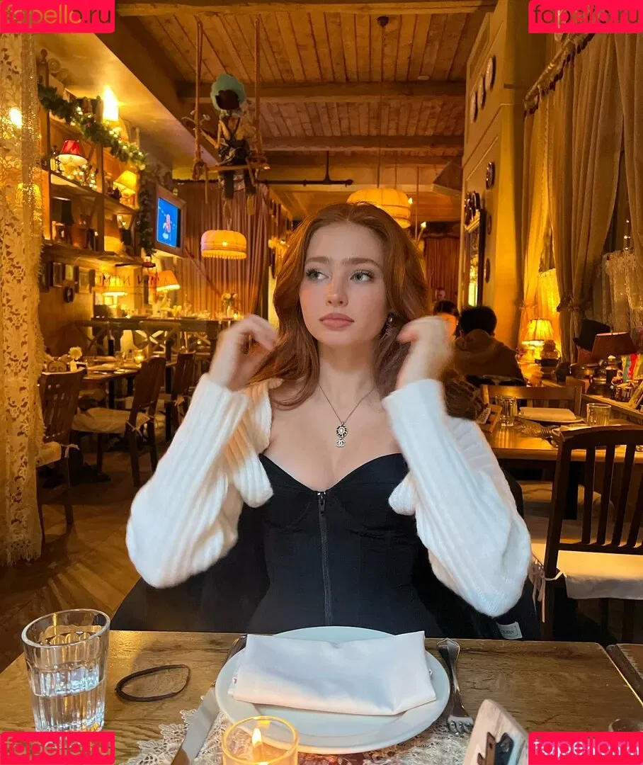 Renata Ri / Renatarii / renata_ri / renatarrii Onlyfans Photo Gallery 