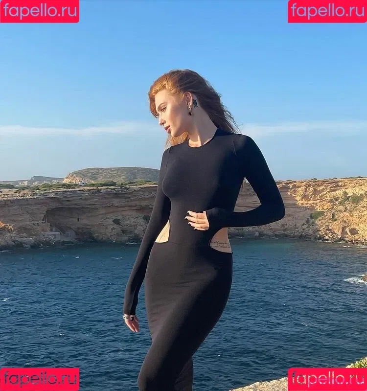Renata Ri / Renatarii / renata_ri / renatarrii Onlyfans Photo Gallery 
