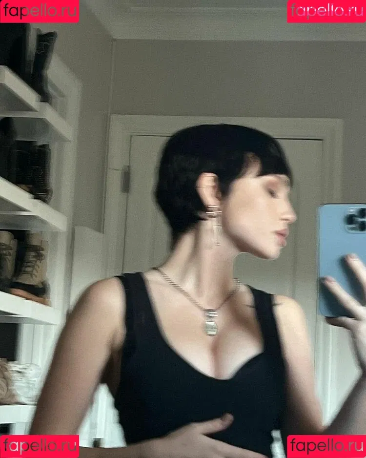 Renata Ri / Renatarii / renata_ri / renatarrii Onlyfans Photo Gallery 