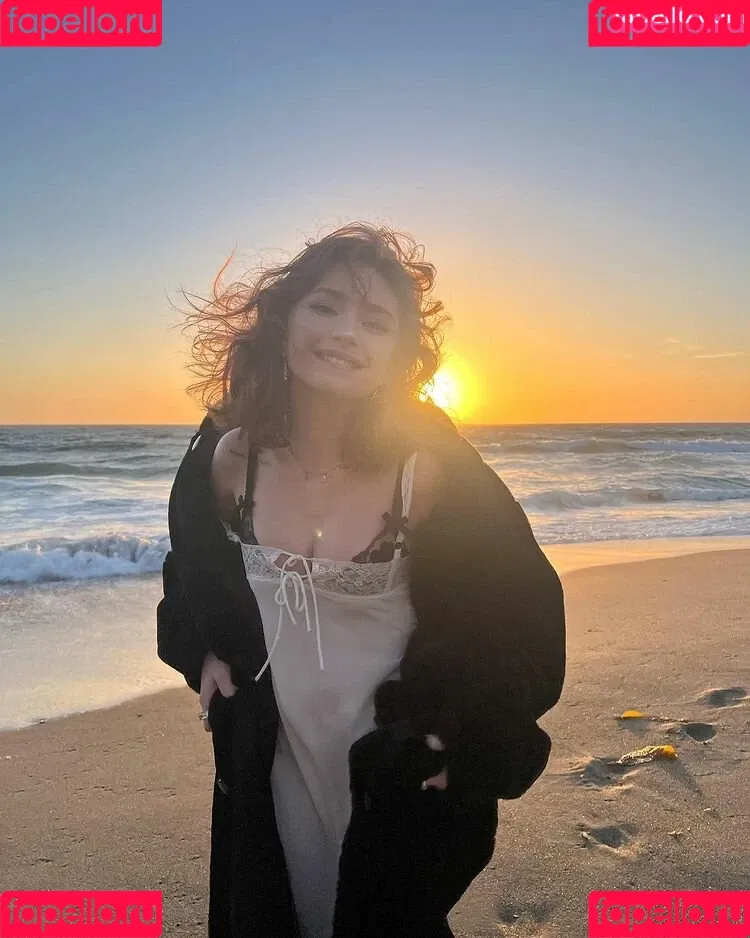 Renata Ri / Renatarii / renata_ri / renatarrii Onlyfans Photo Gallery 