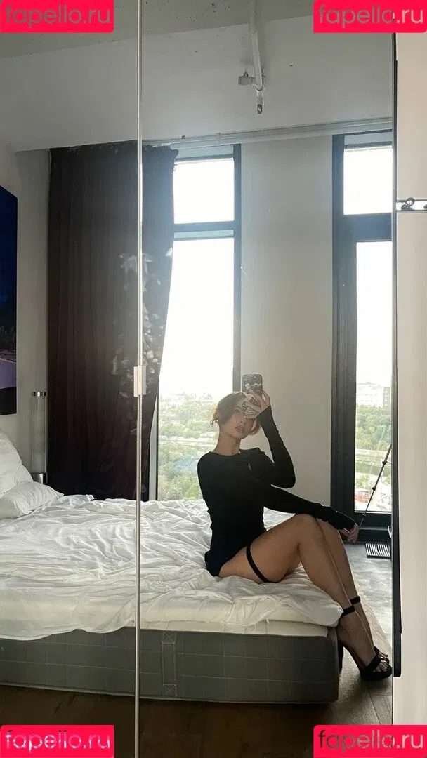 Renata Ri / Renatarii / renata_ri / renatarrii Onlyfans Photo Gallery 