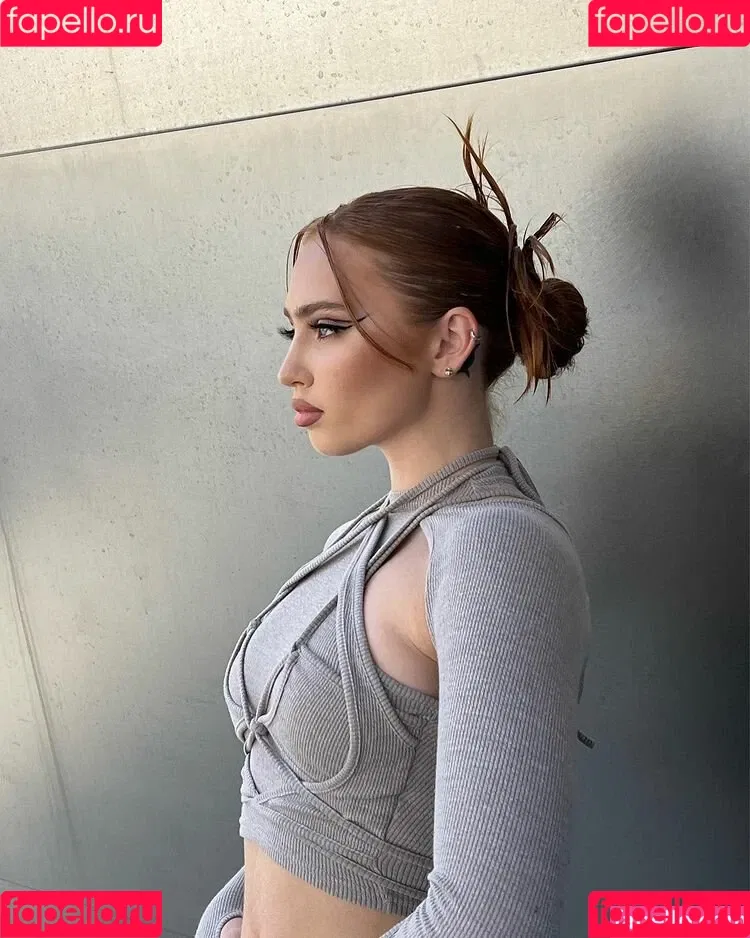 Renata Ri / Renatarii / renata_ri / renatarrii Onlyfans Photo Gallery 