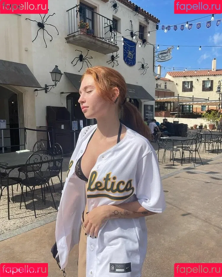 Renata Ri / Renatarii / renata_ri / renatarrii Onlyfans Photo Gallery 