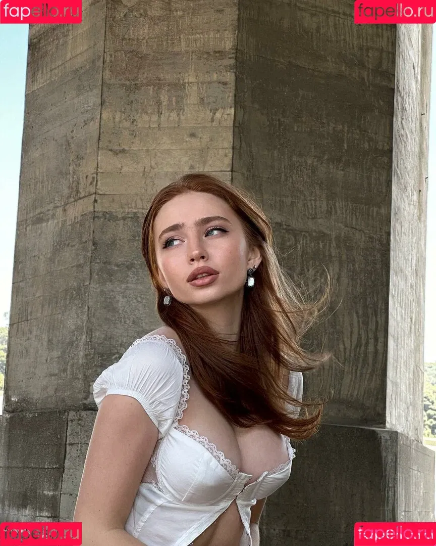 Renata Ri / Renatarii / renata_ri / renatarrii Onlyfans Photo Gallery 