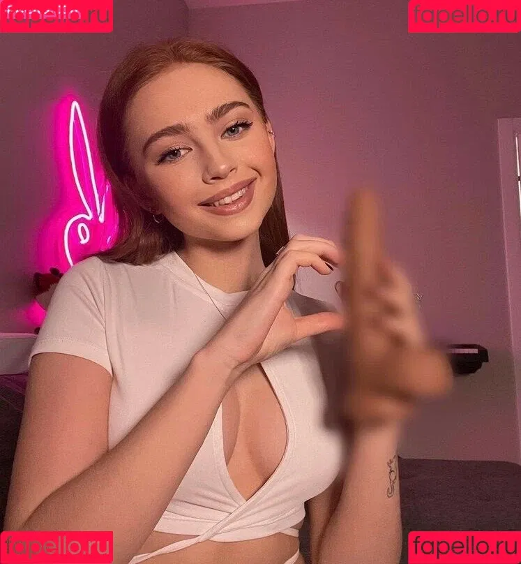 Renata Ri / Renatarii / renata_ri / renatarrii Onlyfans Photo Gallery 